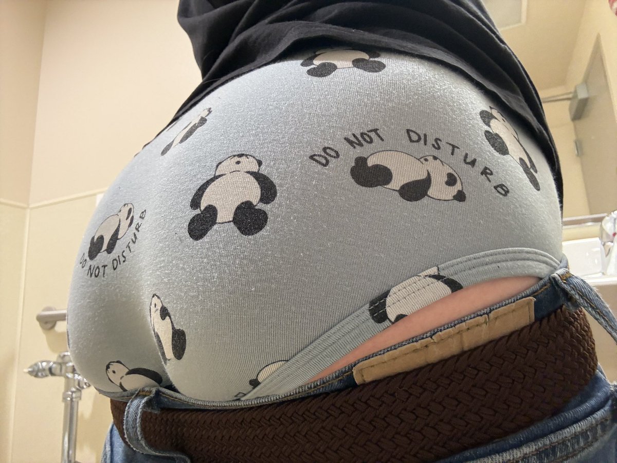 AtomicTwink98's tweet photo. It’s a ‘leave me alone’ type of shift today
#sagging #lowsag #briefs #booty https://t.co/AGADrPYDtc