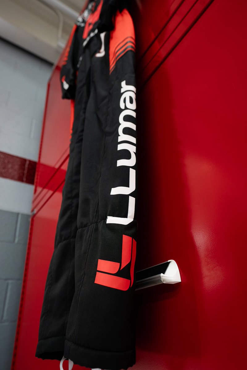 TeamHendrick's tweet photo. Some new threads this weekend 👀

@Hendrick9Team | @llumarfilms https://t.co/BlI1nTHdaG