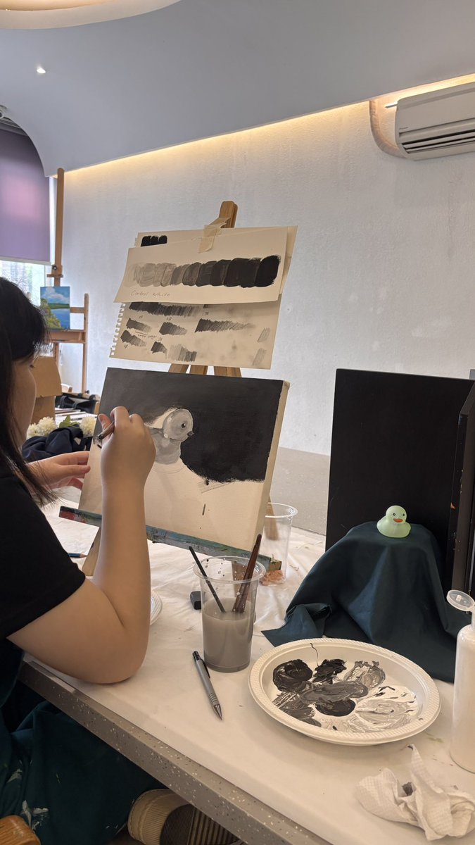 kafirmasi's tweet photo. Btw sbg orang yang punya kemampuan multitasking, gua mau spill 6 kerjaan yang sedang gua kerjain sekaligus dan semuanya berjalan bersamaan 😂

1. private Art mentor (seneng bgt punya kelas artist course sendiri untuk remaja yg mau jadi artist) https://t.co/y4sCG6gInF