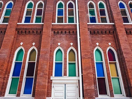 eVisitorGuide's tweet photo. See a show and take a #tour of #Nashville's historic @theryman Auditorium! Early home to the Grand Ole @opry & still hosting a "who's who" of the music world. A Nashville "must do"! https://t.co/9IiHugjCzO
#MusicCity #travel #sightseeing #tours #countrymusic https://t.co/nVGmyYSbhm