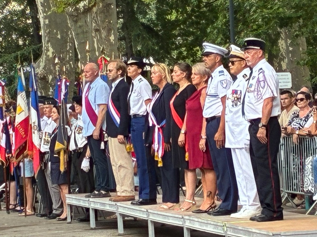 plane_julia's tweet photo. 14 juillet à #Lunel 
Un moment de reconnaissance et de gratitude envers nos forces de l’ordre et de secours, qui veillent sur nous avec dévouement. Merci à toutes et tous pour votre engagement.

Bonne fête nationale ! 🇫🇷 https://t.co/VpRV65dPUH