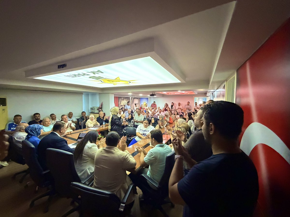 akgenclik_konak's tweet photo. İlçe Başkanımız Sn. @SAITBASDAS, Gençlik Kolları Başkanımız Sn. @averhanacar ve teşkilat mensuplarımızın katılımıyla, 15 Temmuz Demokrasi ve Millî Birlik Günü’nün 10. yılı vesilesiyle İlçe Danışma Meclisimizi büyük bir coşku ve yoğun katılımla gerçekleştirdik.

Birlik ve beraberlik ruhuyla, Türkiye Yüzyılı hedeflerimiz doğrultusunda durmadan çalışmaya devam ediyoruz.