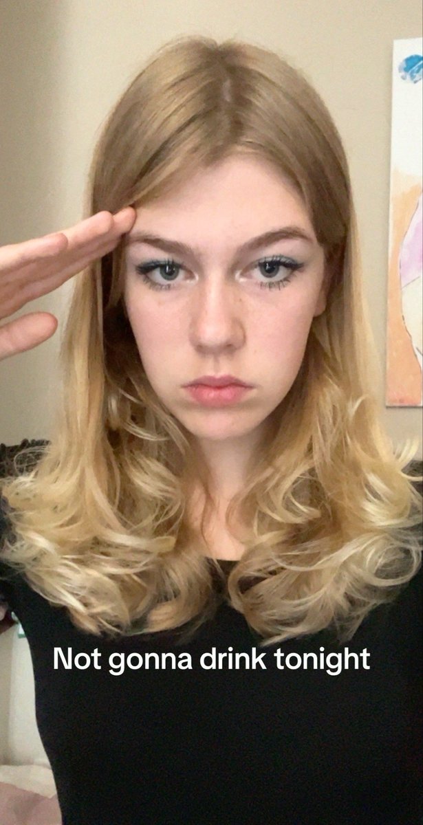 fawkwitcha's tweet photo. My mom asked me how the holdiday is going and to send her a picture https://t.co/OxmAJw3FaW