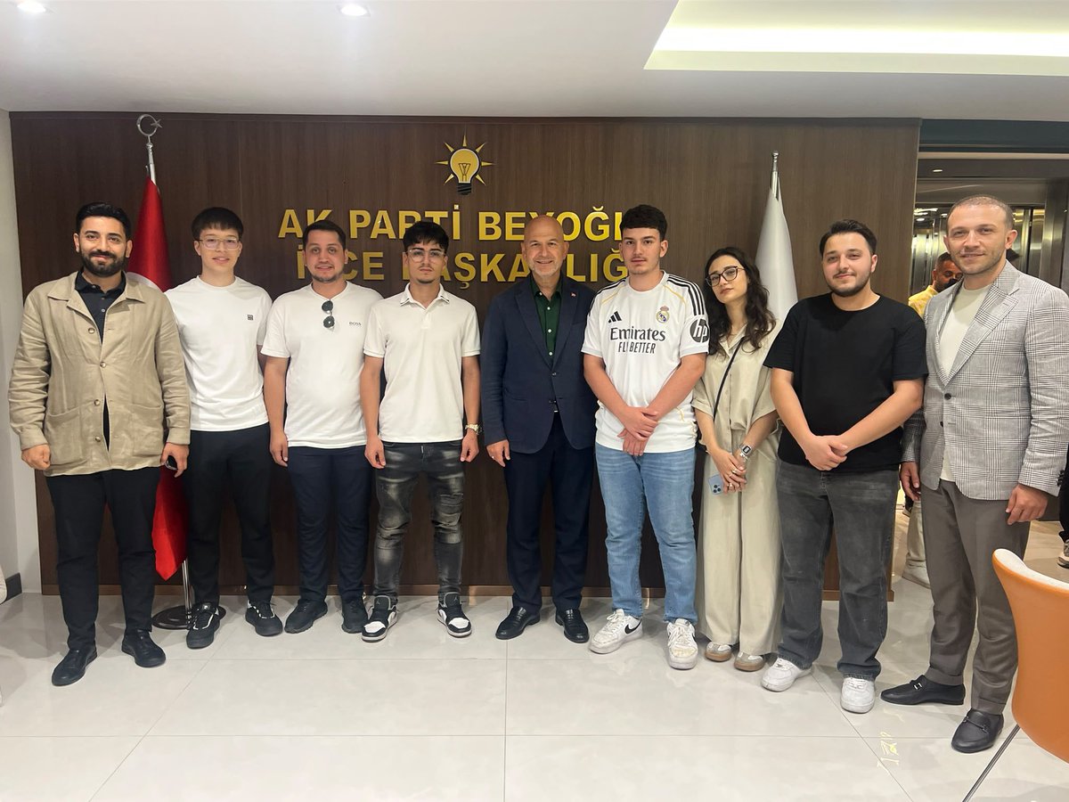 suleymansoylu's tweet photo. Beyoğlu İlçe Başkanımız Kasım Fırat’ın riyasetinde, İl Yönetim Kurulu Üyemiz Orhan Narin ile birlikte Beyoğlu İlçe Yönetim Kurulu Toplantısı’na katıldık.

Birlik ve beraberlik içerisinde, milletimize hizmet yolunda aynı azim ve kararlılıkla çalışmalarımızı sürdürmeye devam edeceğiz.