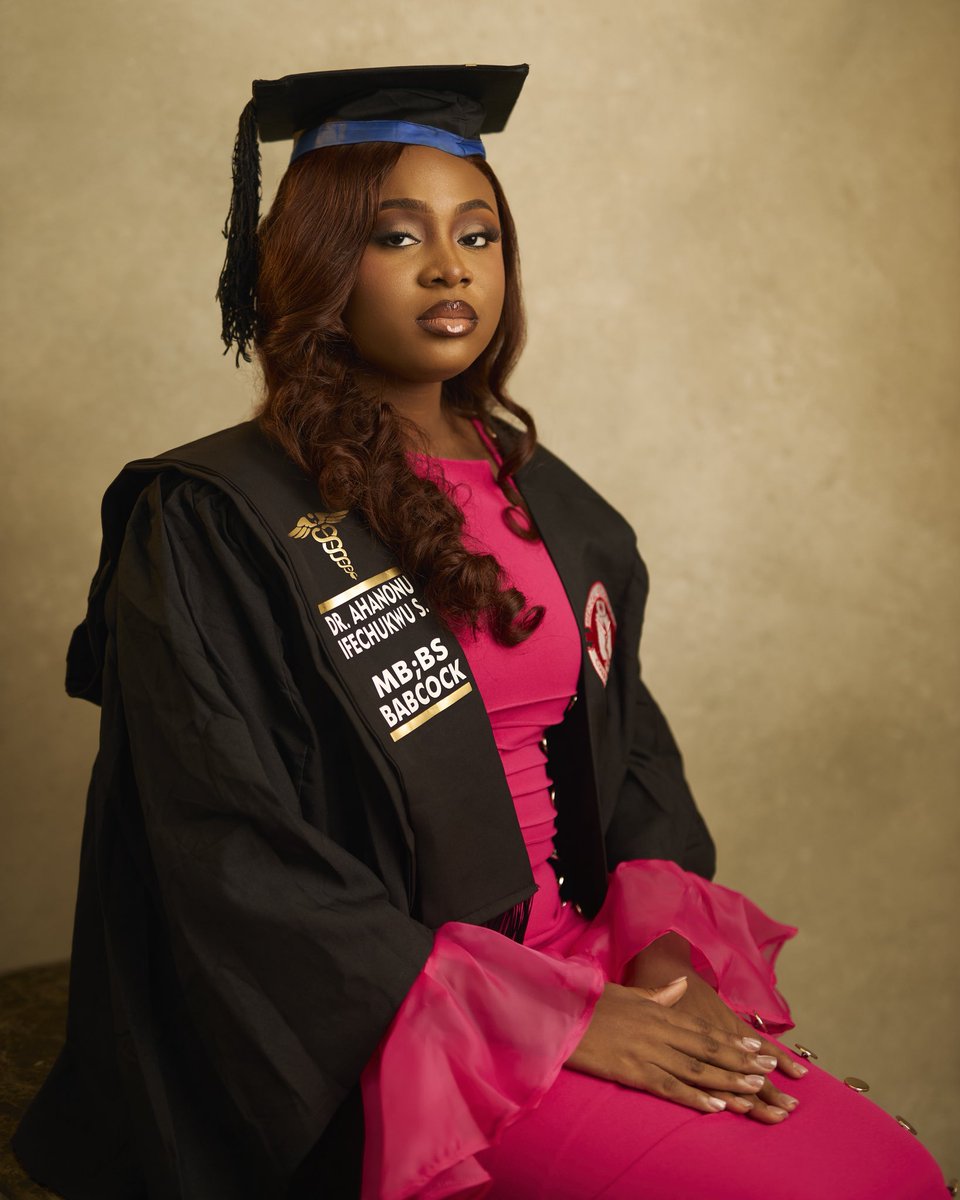 ifechioflight's tweet photo. I became a doctorrrrr https://t.co/9rjqEHR7mH
