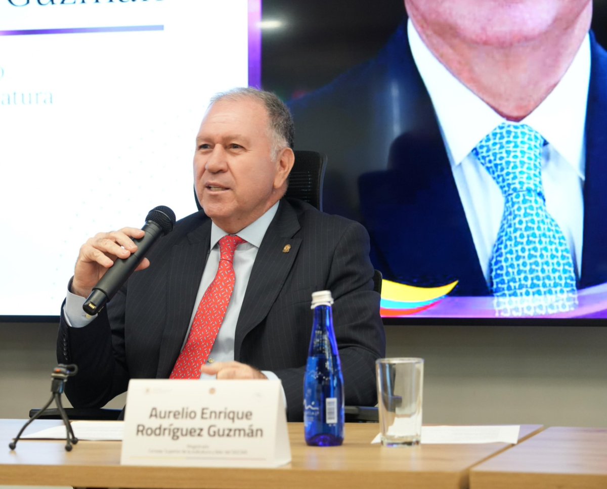 CConstitucional's tweet photo. #JusticiaConCalidad El magistrado de @judicaturacsj y líder del SIGCMA, Aurelio Rodríguez, calificó como un gran avance para #RamaJudicial, que la @CConstitucional se una al SIGCMA. "Reafirma el compromiso de mejorar la prestación del servicio de justicia para la ciudadanía" 1/3 https://t.co/lguoALBL9X