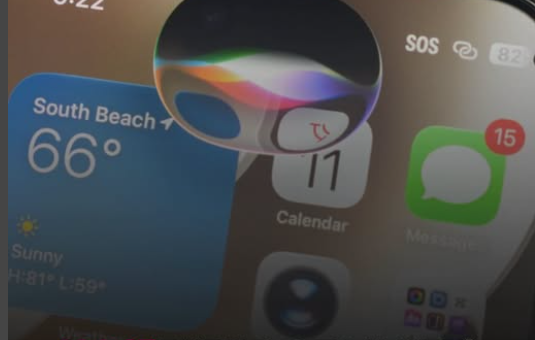 EthanTechy's tweet photo. iOS 27 public beta dropped and the new Siri AI finally feels like a real upgrade
 now i know why my battery was dead when i woke up 😂 apparently everyone's phone is running hot and draining overnight. classic beta experience https://t.co/cKC3y6SzRB