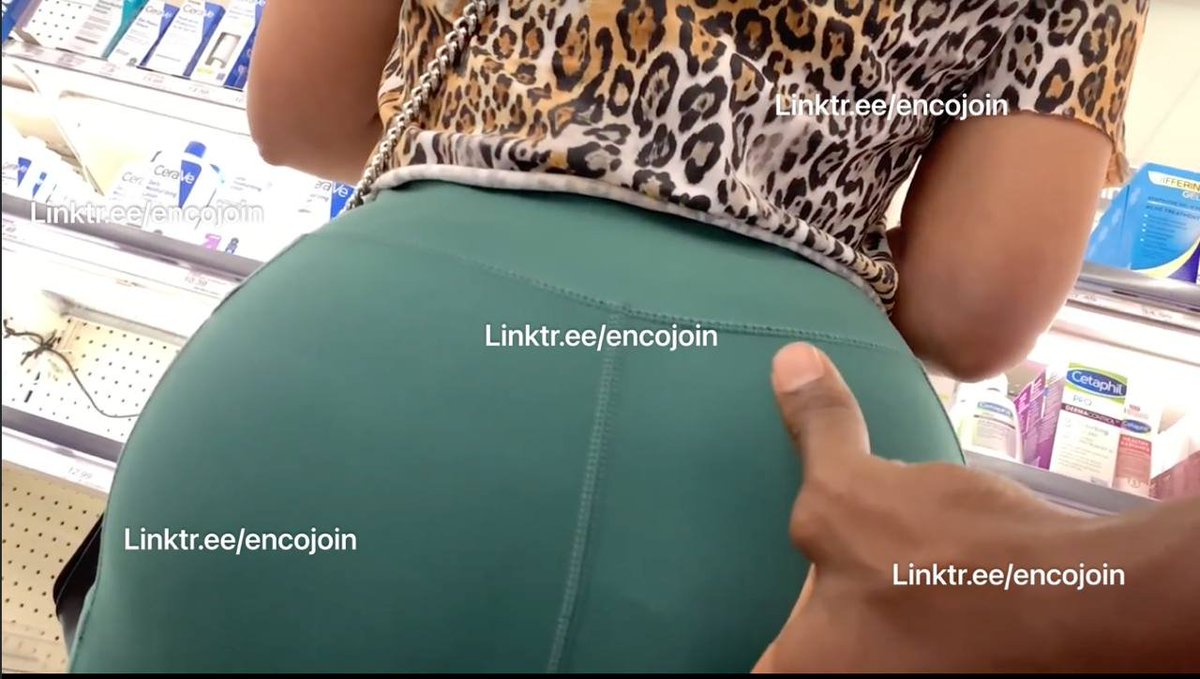DomingoMic69624's tweet photo. You meet a middle-aged woman with a big ass, it’s completely normal to want to squeeze it https://t.co/RvNROonre4