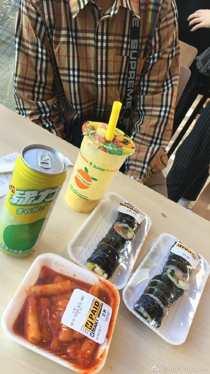 yuhaning2005's tweet photo. Neighbor bake-off success! Swapped my chocolate chip cookies for Mrs. Lee’s fresh kimchi—our small street just got tastier today. https://t.co/MFcQC3aKqg