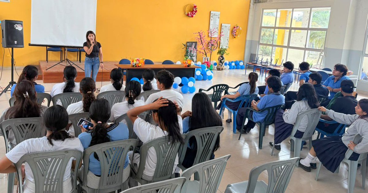 Agricultura_CZ6's tweet photo. #Cañar | Socializamos con los estudiantes de Agronomía del Colegio Enrique Noboa Arízaga el Proyecto Joven Rural, una iniciativa que promueve el fortalecimiento de capacidades y la participación de la juventud en el desarrollo del sector agropecuario.

#ElNuevoEcuador https://t.co/v6mC2uEGSu