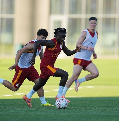 Ali Sami Yen Sokak tweet media