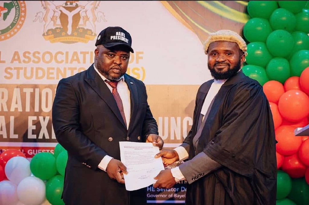 jordan_ogaade's tweet photo. Congratulations to comrade Akinteye Afeez Babatunde(Babtee)on your inauguration as president of the most powerful student ‘s Association in the world (NANS) I also congratulate comrade oladimeji uthman (Dan Fodio) as the Secretary General NANS ✊🏼 https://t.co/qpHRQN1paJ