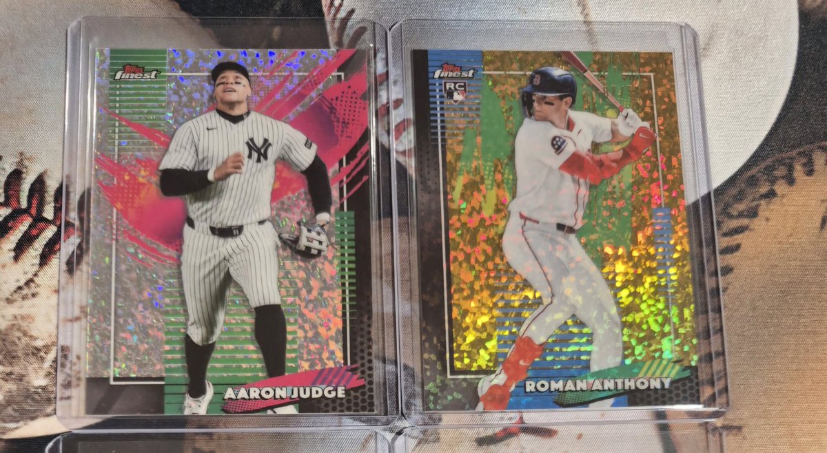 Fladvid32's tweet photo. @cardboardbst Judge mini diamond $20 shipped 
Anthony Gold /50 mini diamond $55 shipped https://t.co/TozvoJk53S
