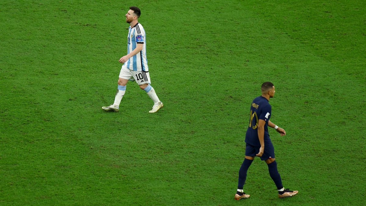 cris tweet media