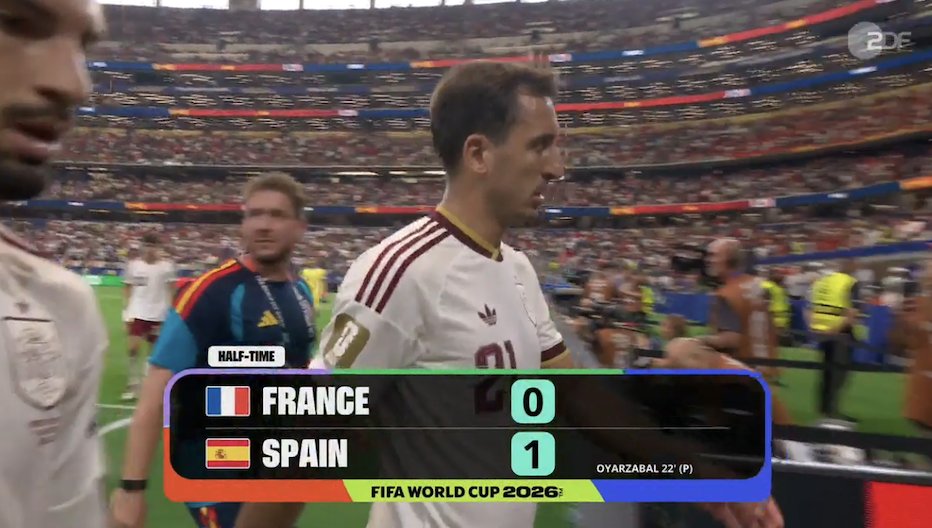 TouchlineX's tweet photo. HT: France 0-1 Spain. https://t.co/Yzi0RqkIU0