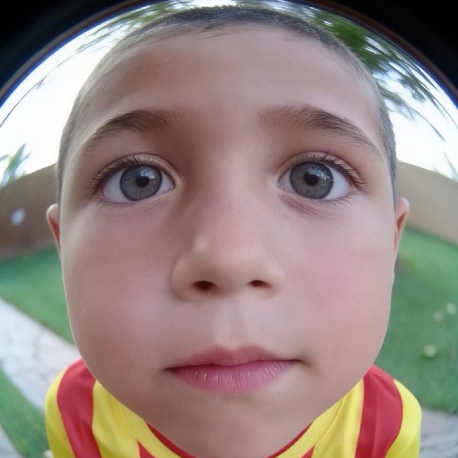 Futbol_basico's tweet photo. Quien te diría que este niño tiene en el bolsillo a Mbappe

Cubarsi ha hecho que vuelva Mr offside https://t.co/OPWc5CyRvs