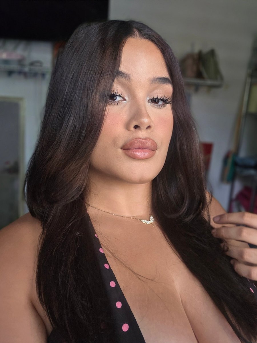 mar__cv's tweet photo. El pelo negro 🥰 https://t.co/19cphMKrnL