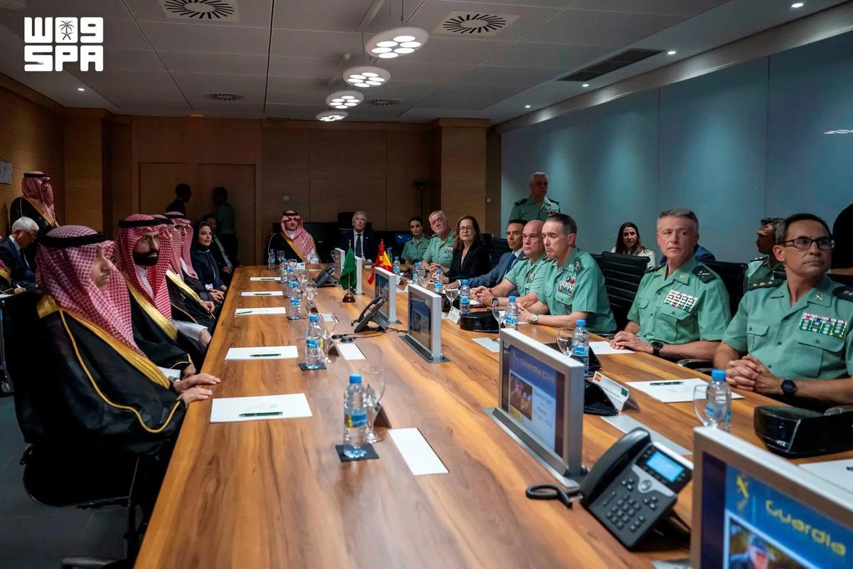 Spa_Eng's tweet photo. Interior Minister Visits Spanish Civil Guard Headquarters.
https://t.co/Oj96ID4rbC
#SPAGOV https://t.co/h21Ntjf50t