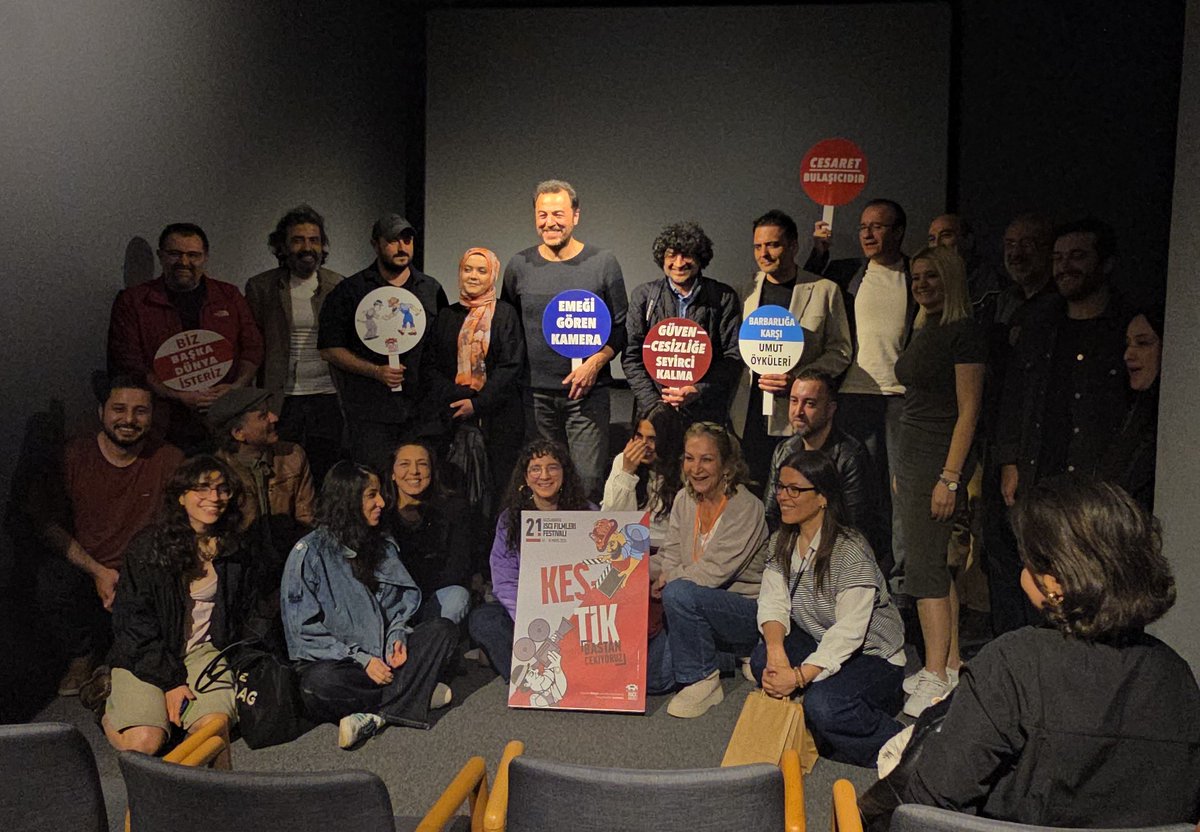 iscifilmfest's tweet photo. Festival Gazetesi yayında! Gazetemizin üçüncü sayısıyla karşınızdayız.

Festivalin gönüllülerinden filmlerini festivale emanet eden yönetmenlere…. Bu festival hepimizin!

https://t.co/ldjZGjRFnK https://t.co/VlB1zVZZGc