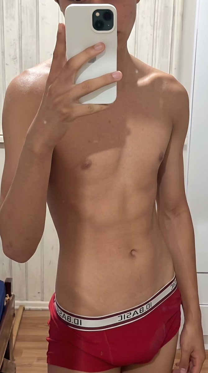 lccsgmsz's tweet photo. Aceitam um twink dotado? https://t.co/UBFLuqgeQ9