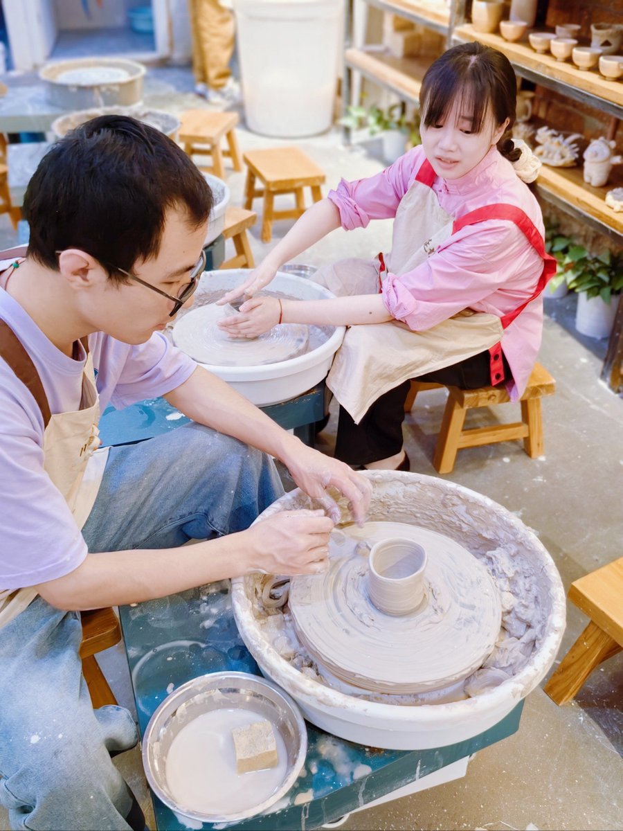 reenchen86's tweet photo. Step into a cozy studio, feel clay shape under your hands, and craft your first pottery mug this weekend—art heals, it connects, it’s yours! https://t.co/oEzwLI1dlw