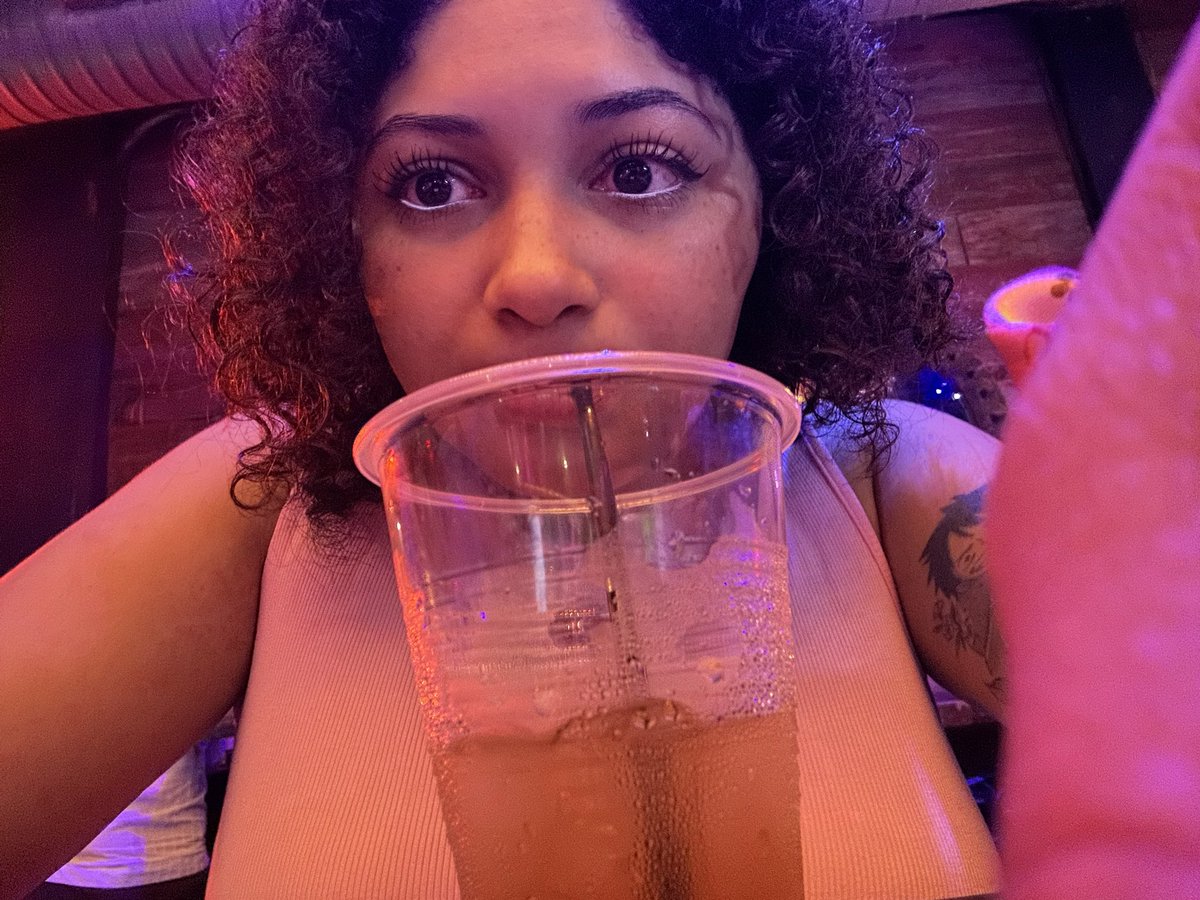 PeachyAltheaa's tweet photo. Date night 🩷 https://t.co/vcwlZtA8xT