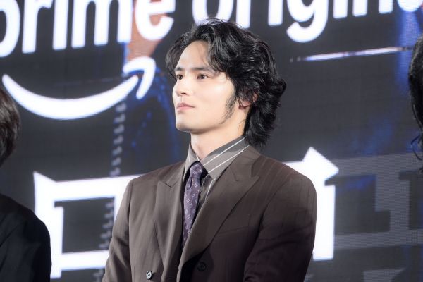 astage_ent's tweet photo. 【DRAMA】高橋一生「これまでにない日本のドラマ！」✨
Prime Originalドラマシリーズ『犯罪者』ブルーカーペット・プレミア開催‼️

▶️https://t.co/JWo5nFBfyM

#犯罪者 #高橋一生 #斎藤工 #水上恒司 #ユースケ・サンタマリア #青木崇高 #MEGUMI #チョン・イル #松永大司 https://t.co/qsHnaJxlH4