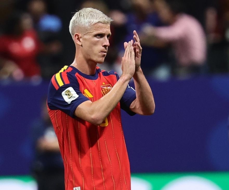 FCB_nenn's tweet photo. 🚨ÚLTIMA HORA: El Barcelona planea traer de vuelta el uniforme rojo con la idea de engañar a Dani Olmo haciéndole creer que cada partido es para España https://t.co/L4sWAQqE7U