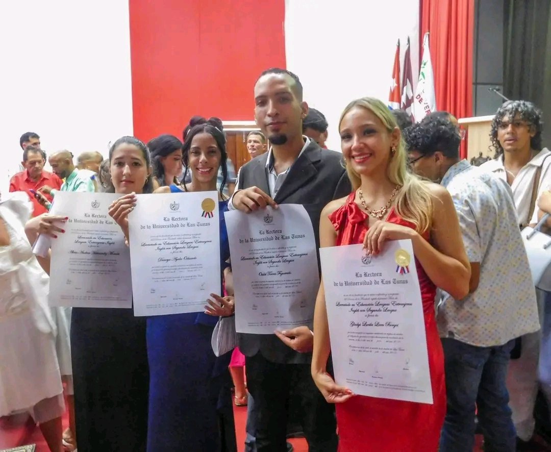 EspinosaDanis's tweet photo. ¡Llegó el momento esperado!
En el año del Centenario del Comandante en Jefe Fidel Castro Ruz, nuestra Alma Mater tunera celebrar la Graduación 2026. ¡Felicidades a los nuevos profesionales de Las Tunas! 🇨🇺📚
#SomosULT #UniversidadCubana #CubaMES #TareaDeGrandes https://t.co/3LWWjlJZnm