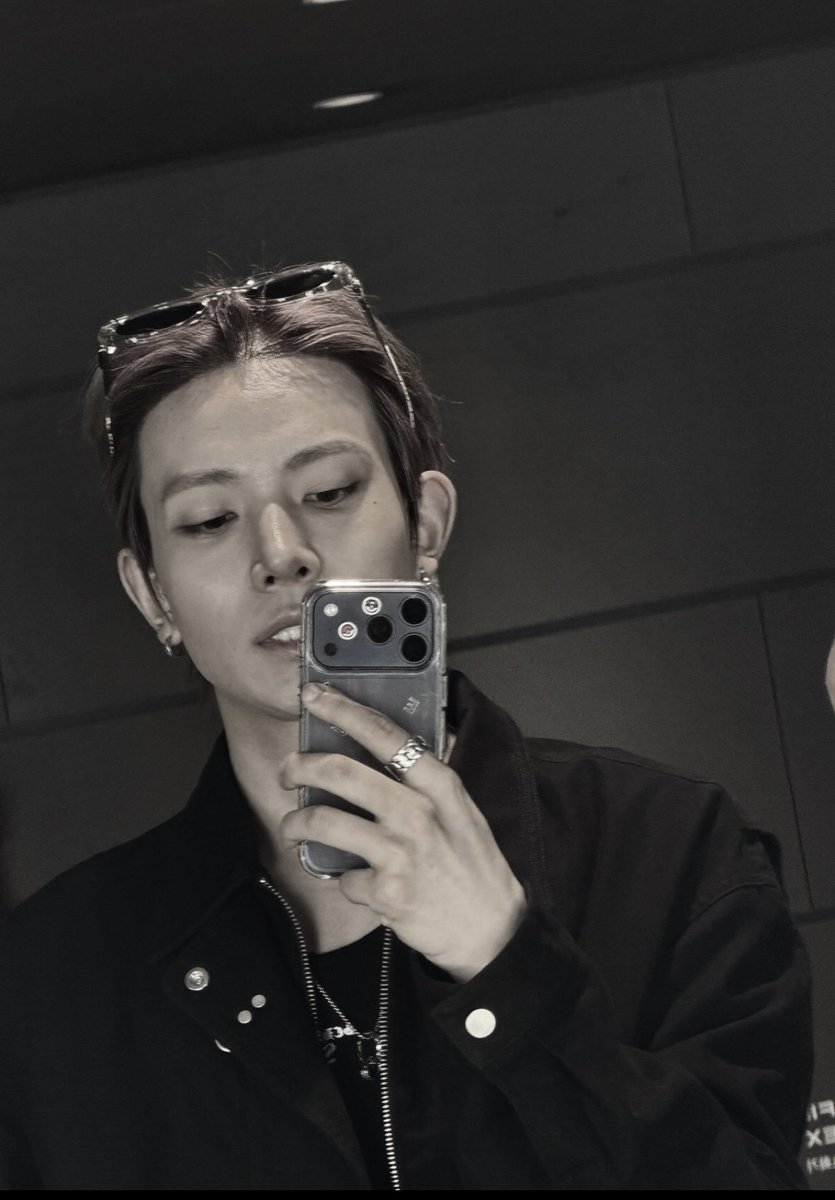 hee_mlfir's tweet photo. Este hombre me tiene mal, por culpa de Heeseung no me gusta otro hombre que no sea él 
YA VUELVE POR FAVORRRR

#HYBE_Hear_Us
#HYBEFinancialBoycott https://t.co/K4y5GeqZDI
