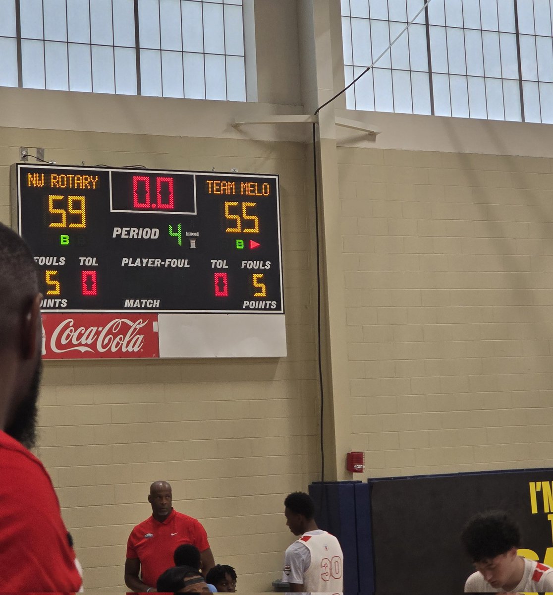 electladyo's tweet photo. So proud of the boys resilience today🤗🙌🏾Put up a good fight with minimal rest. Just happy they at least made it to participate with Nike EYB 30th Anniversary. Just keep pushing 🙏🏾🍑Up for a 4am flight to making it minutes before the game. Go Team Melo https://t.co/QBcZbfplSP