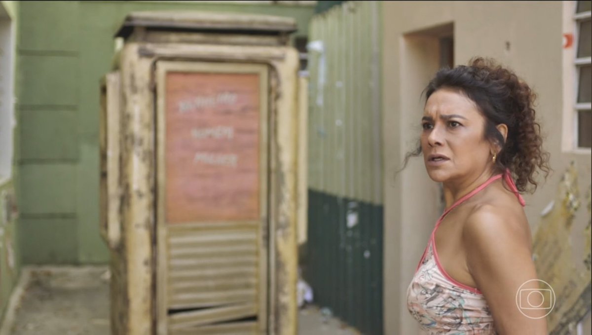 whoisjupa's tweet photo. E é aqui que a série de comédia vira um filme de terror. #pabloeluisão https://t.co/M7WzG7sKaS