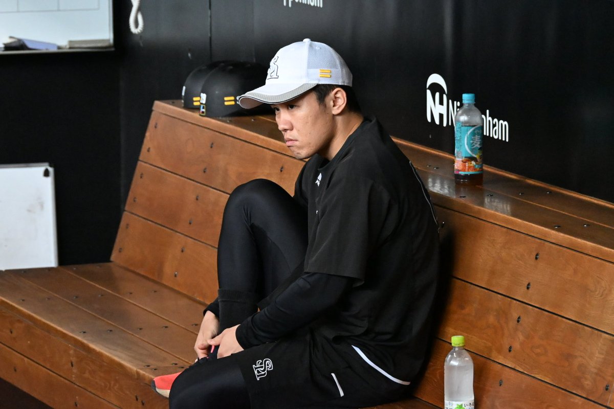 nishispo_hawks's tweet photo. 【現地情報】

誕生日ボーイズ🎊
おめでとうございます！

#sbhawks https://t.co/JaZpuQjGRi