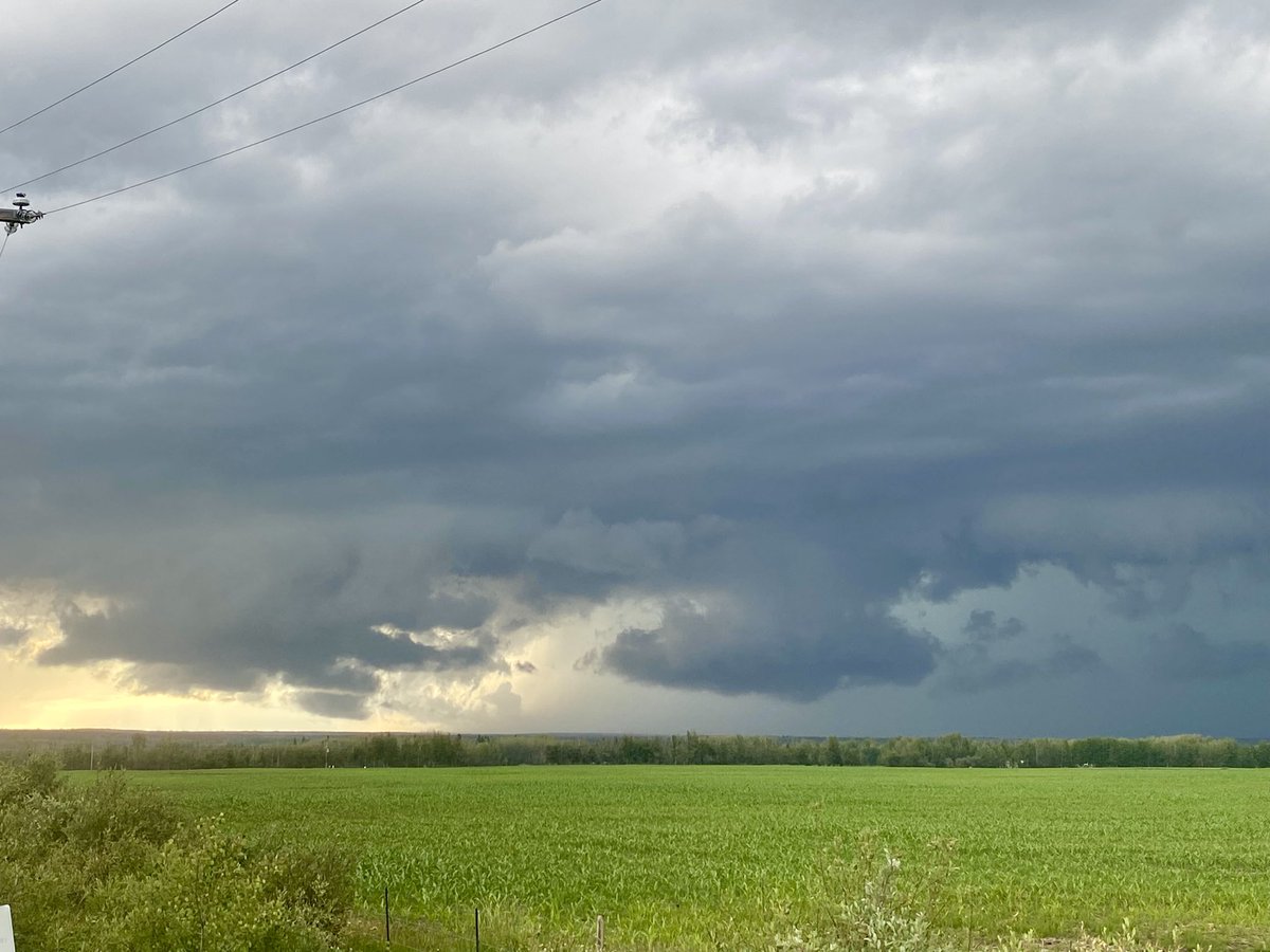 jgbrewer22's tweet photo. Looking west from Easyford #abstorm https://t.co/DJxetd4g6A
