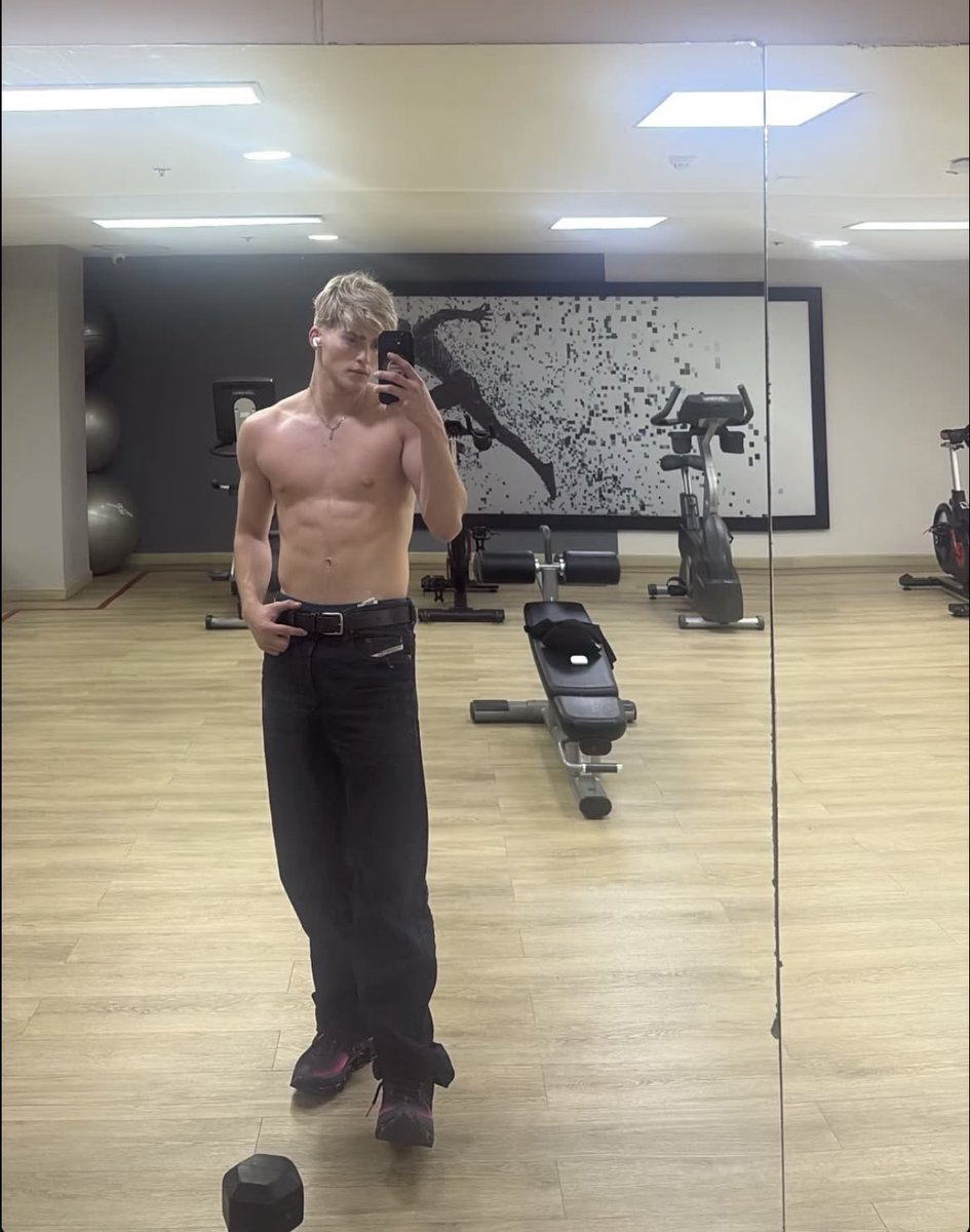 mai | dual tweet media