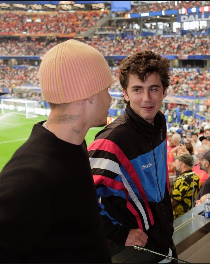 Timothée Chalamet Updates tweet media