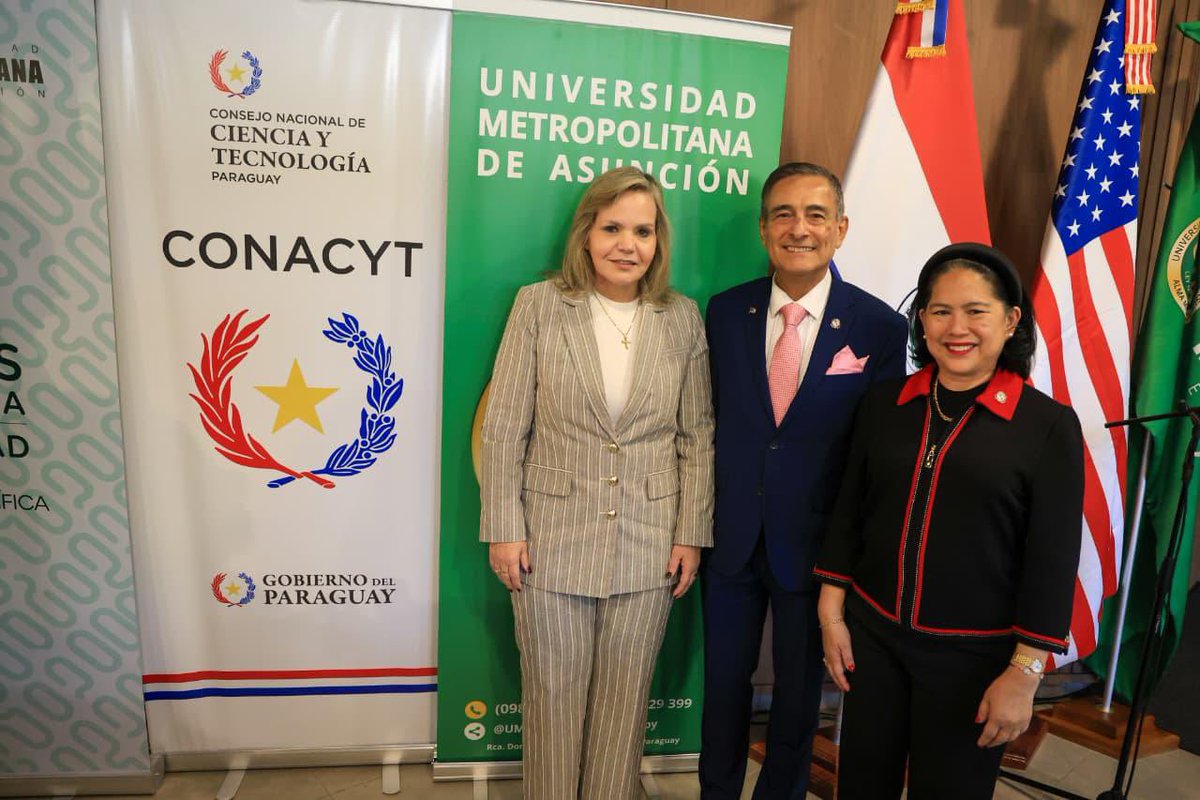 liliansamaniego's tweet photo. Asistí a la presentación de las producciones científicas y académicas. "Educación, Ciencia, Tecnología y Sociedad".  Organizado por la Universidad Metropolitana de Asunción. https://t.co/4ytQA6OVpg