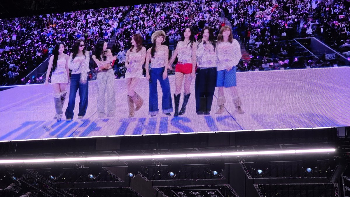 Reitachikawa's tweet photo. We miss you 🥲
보고 싶어요
#YuJeongYeonlmDoingWell https://t.co/lDcSDBjSWY