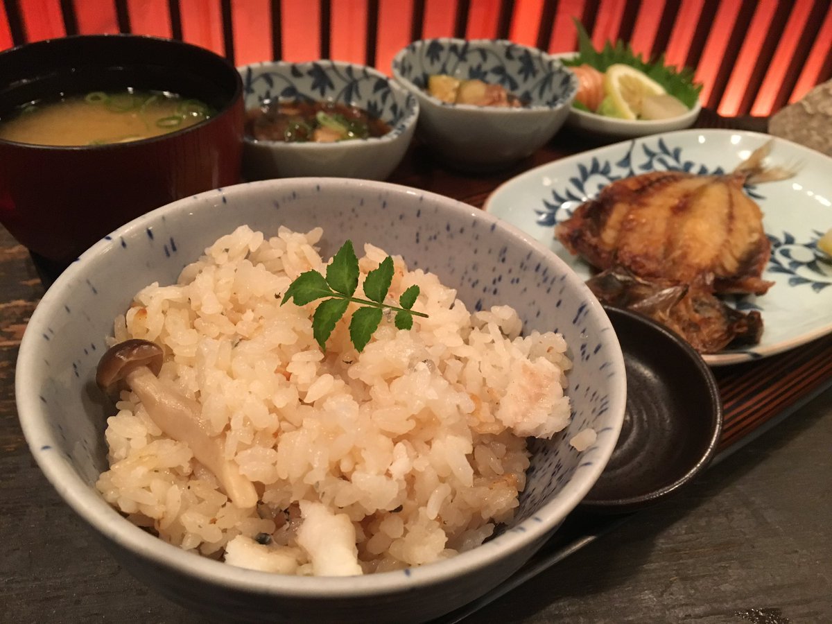 ZkrD8v's tweet photo. 毎週水曜日は炊き込みご飯の日
鯛めし
#あゆの家ランチ　#海鮮定食 https://t.co/wAcC8LJqKU