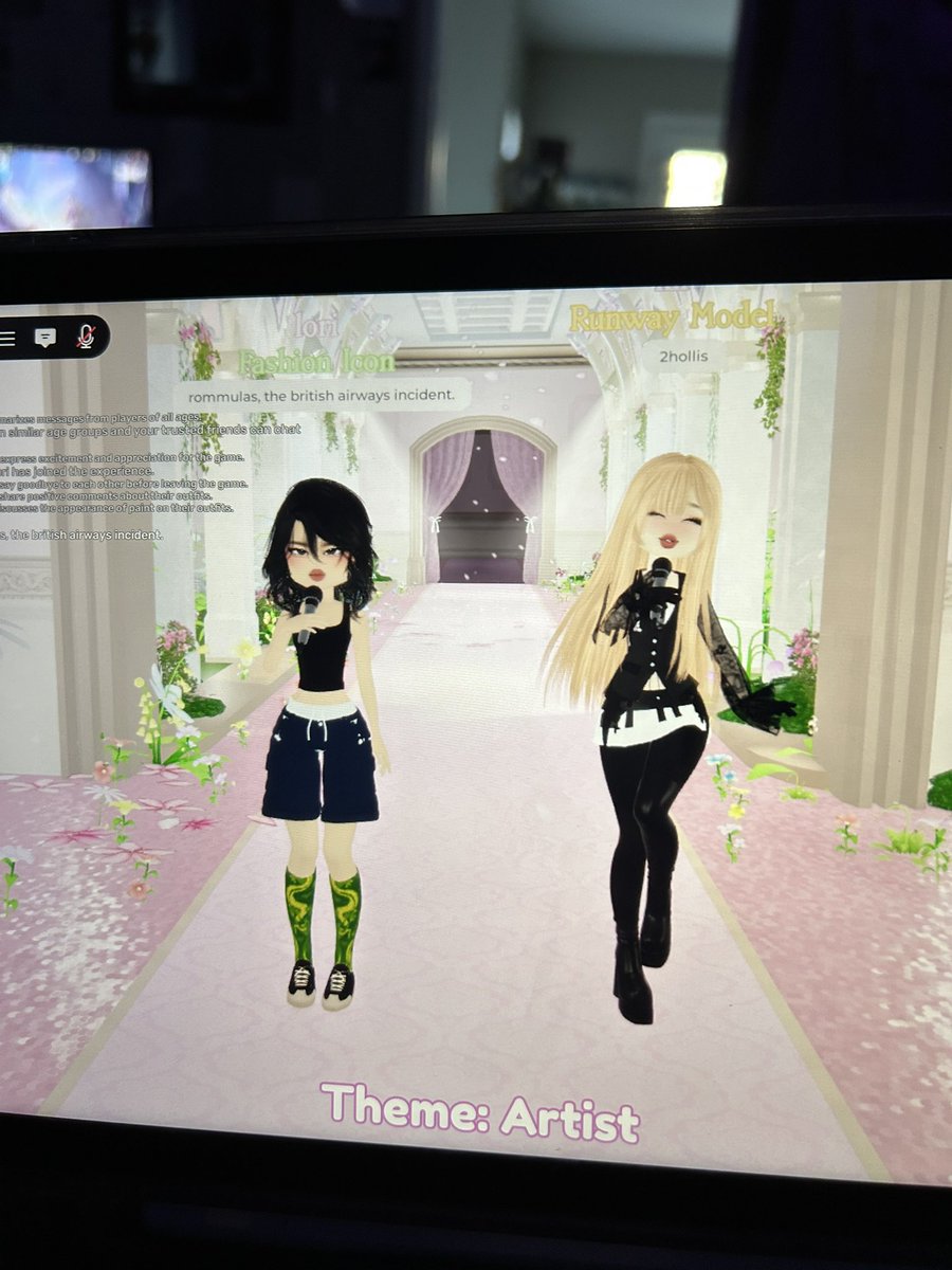 brzygrlz's tweet photo. its so serious to @2016liife and i https://t.co/aLynDB9FC5