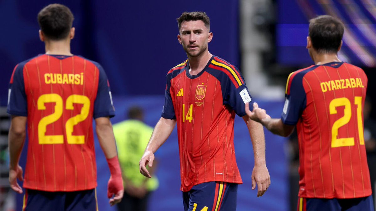 ojikneyasyah1's tweet photo. Spanyol membangun Sistem, tidak bergantung pada Individu "super"! 

Lini belakang: 
- Pau Cubarsi (19 tahun - 48 caps Barcelona musim lalu) 
- Aymeric Laporte (32 tahun-30 caps Bilbao musim lalu, pindah dari Al Nassr di September 2025) 

Lini depan: 
- Lamine Yamal (19 tahun - 45 caps Barcelona musim lalu- 24 goals - 17 assists)
- Mikel Oyarzabal (29 tahun - 40 caps Sociedad musim lalu - 18 goals - 4 assists). 

Perpaduan wonderkid Barcelona & senior Flamboyan di klub papan tengah jadi kunci Barcelona. 

Squad ini tidak sematang generasi emas juara Piala Dunia 2010. Tapi mereka membangun sistem, jadi meskipun kalah mewah tapi tidak kalah solid. 

Calon kuat juara seperti prediksi EA Sport? 🙄🙄