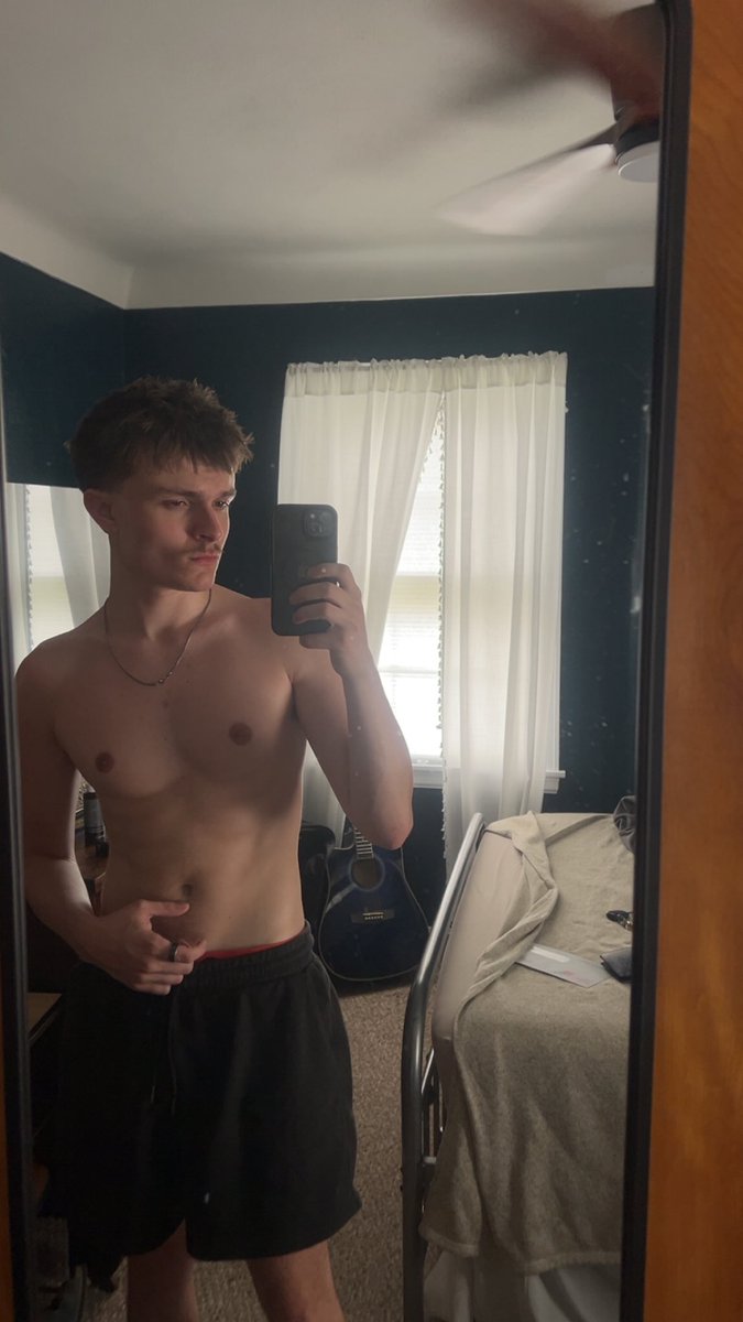 xxcademillerxx's tweet photo. First post (;
#mlm #gay #lgbt https://t.co/DW9UMoNB4U
