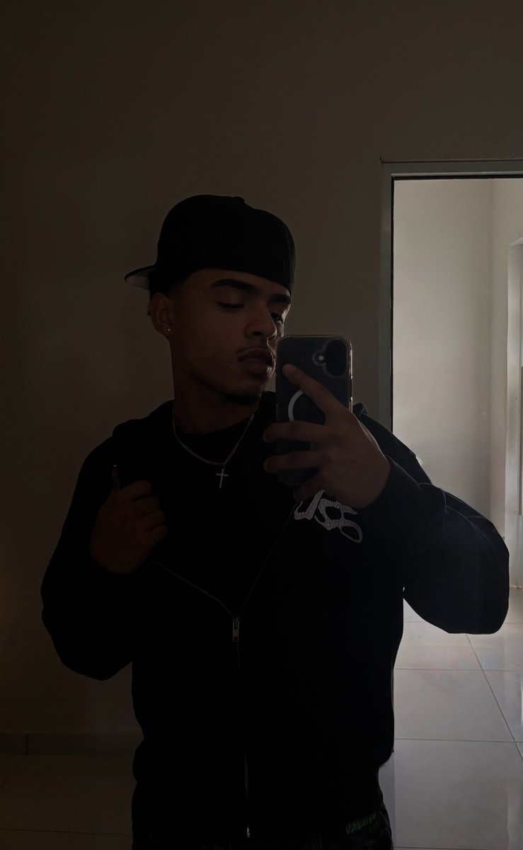 xnvell_'s tweet photo. bipolar https://t.co/AjUsJBEr8o