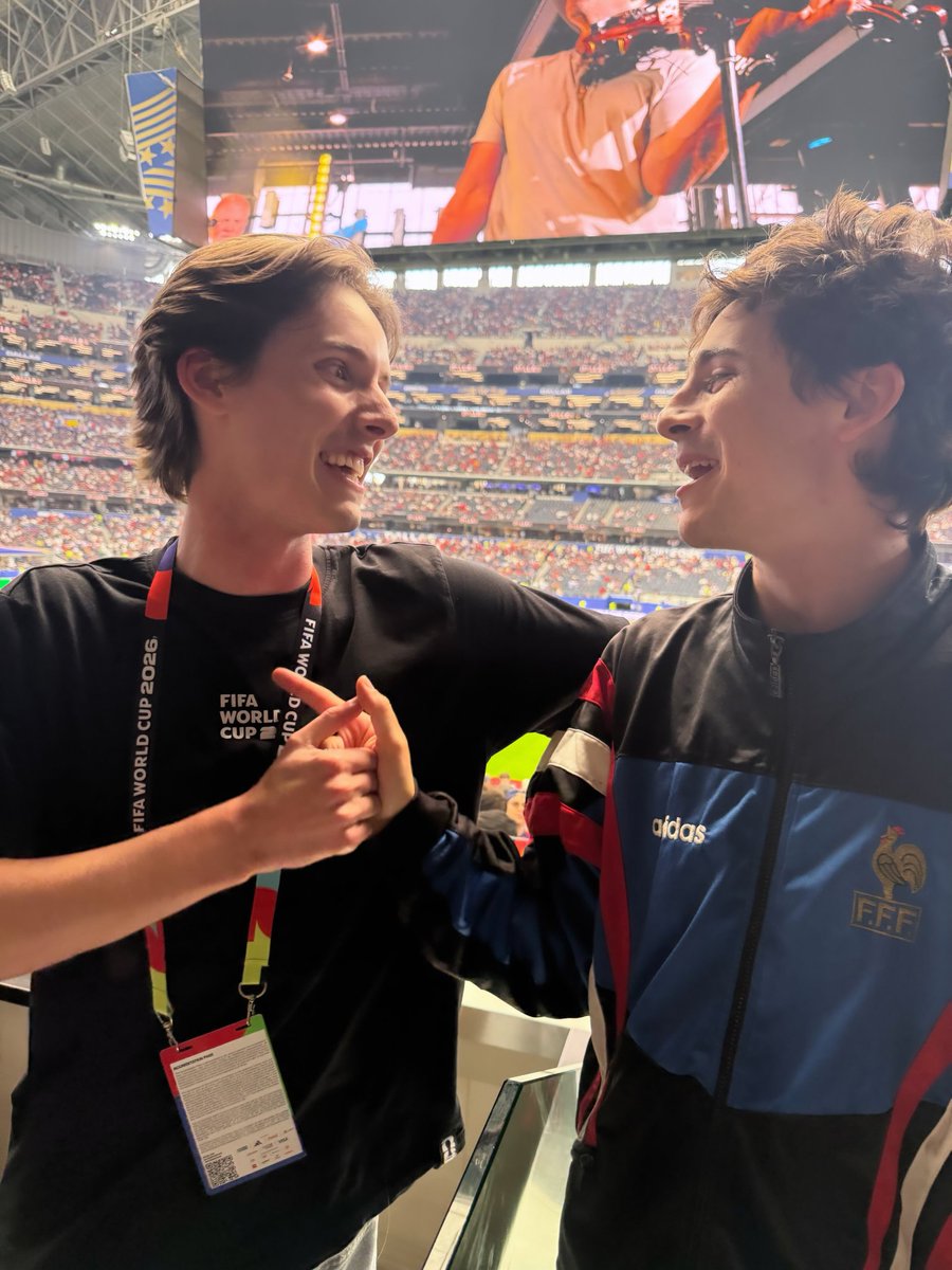 Timothée Chalamet Updates tweet media