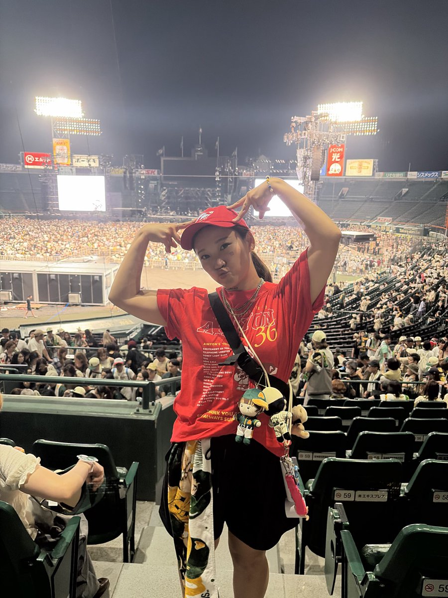 suzu_ami_27's tweet photo. DAY1🐶⭐️
暑すぎて最後はビールの売り子みたいになってモータ🍻 https://t.co/8NfazaHEsL