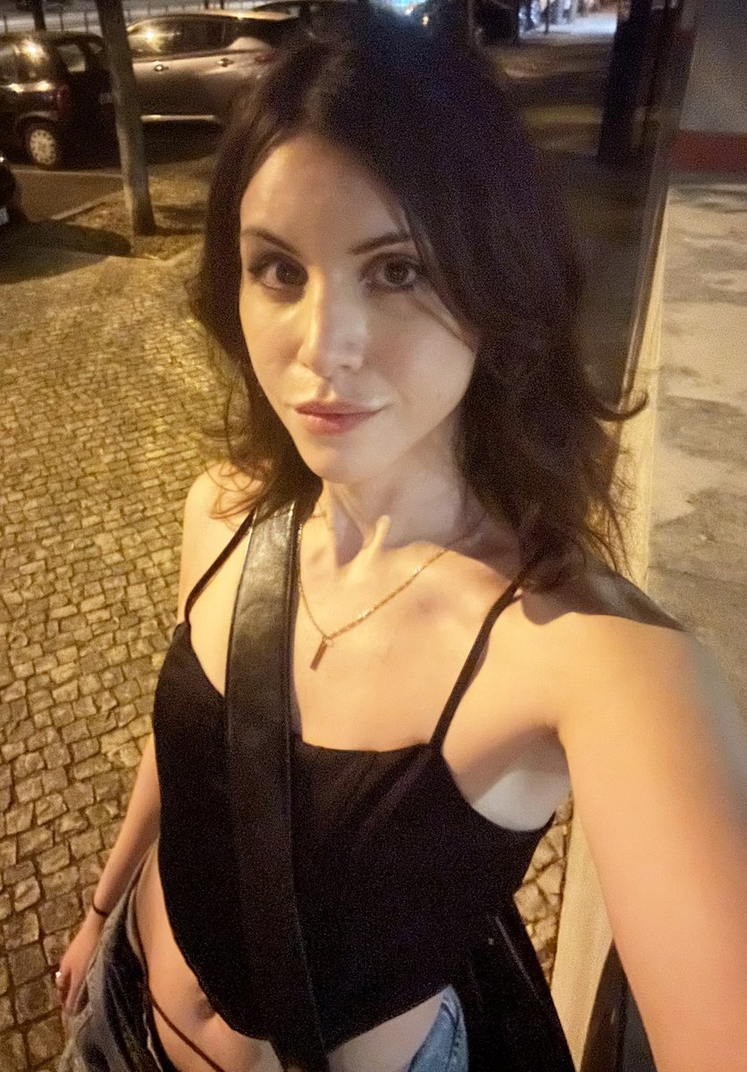 Tania🏳️⚧️ tweet media