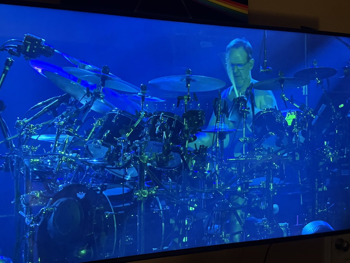 cbrizzle27's tweet photo. Couch tour till Boston #couchtour #phish https://t.co/c7itpWDO27