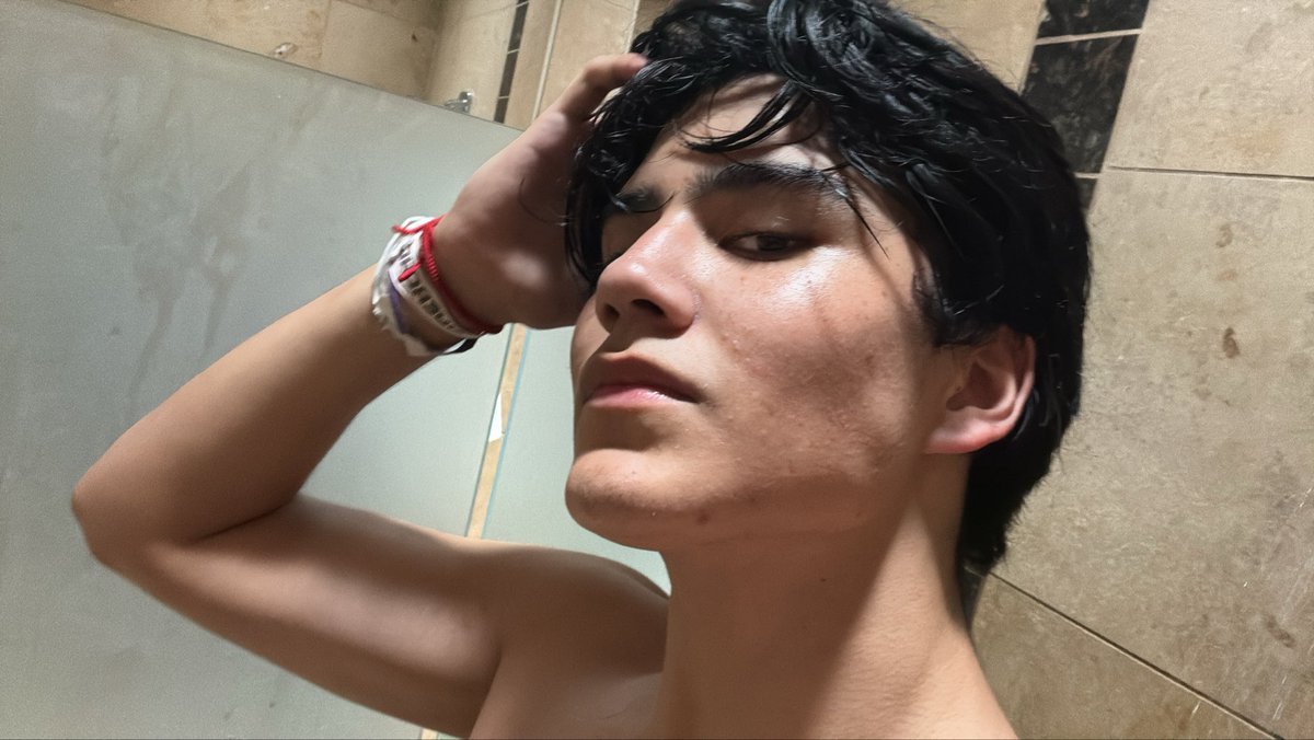 thejonathan9866's tweet photo. let me loyalty test your girl #loyaltytest #slut #manwhore #cuck https://t.co/X3UnrWNTnK