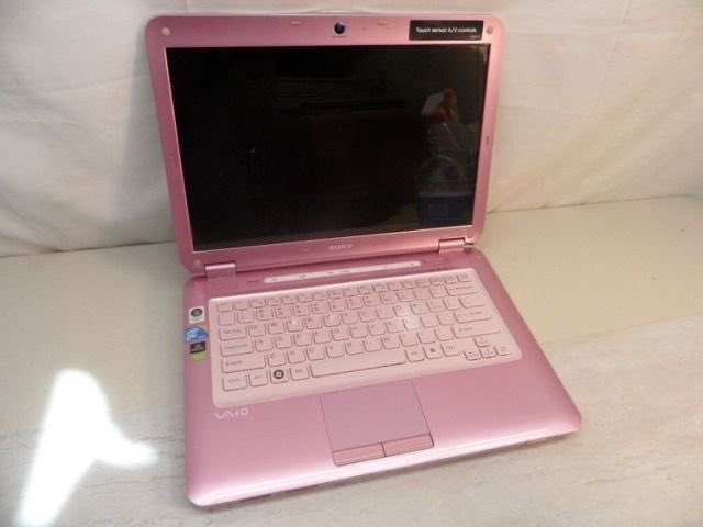 sakurafraise's tweet photo. pink girly 2000s tech will forever have my heart https://t.co/YuRs2bv9yF
