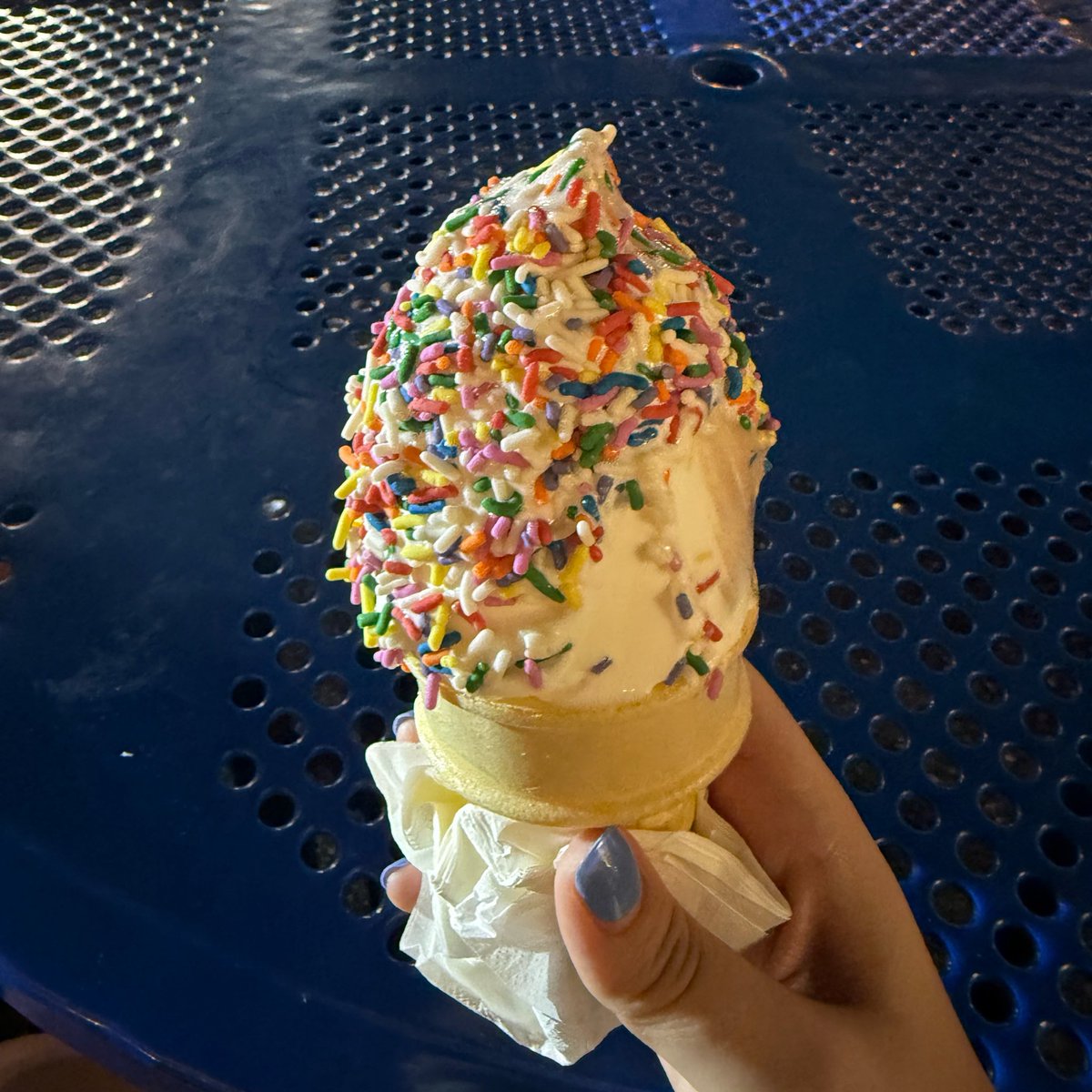 vaporsupremacy's tweet photo. I can’t believe raw vegetables and fruits are all making people sick :( I guess I have to have ice cream for dinner :( oh no :( https://t.co/Fy3539bCSL